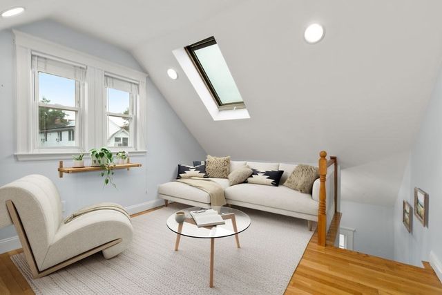 40 Murray Hill Rd. 3, Boston, MA 02131