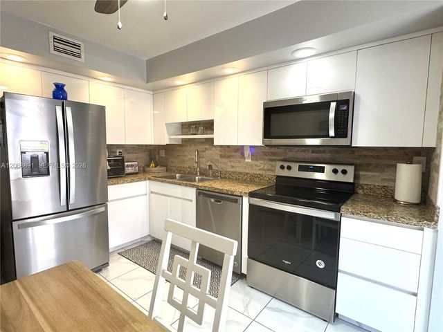 7049 Marlberry Lane 7049, Tamarac, FL 33321