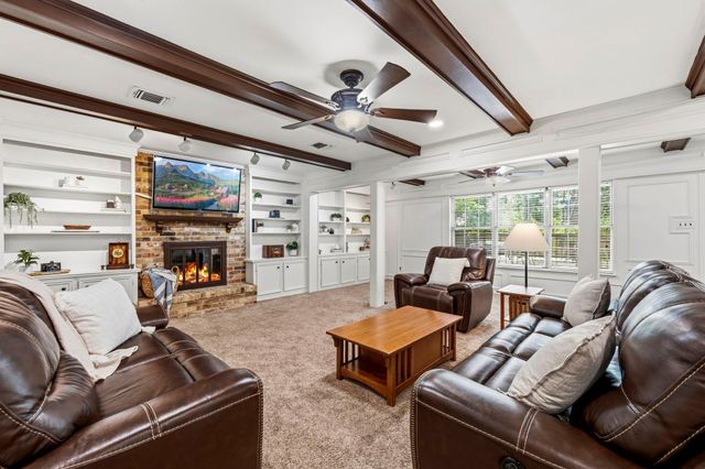 594 Longwood Lane, Conroe, TX 77302