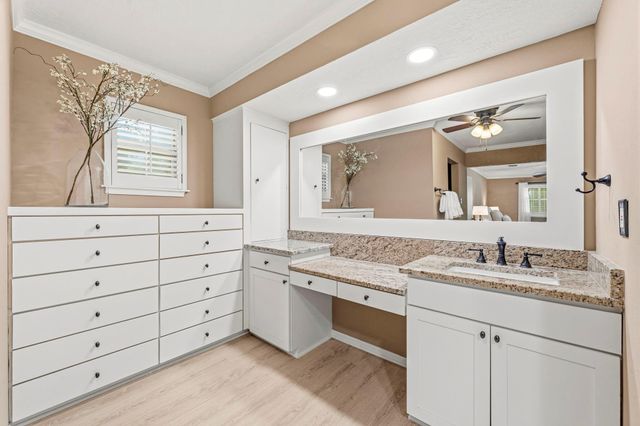 594 Longwood Lane, Conroe, TX 77302