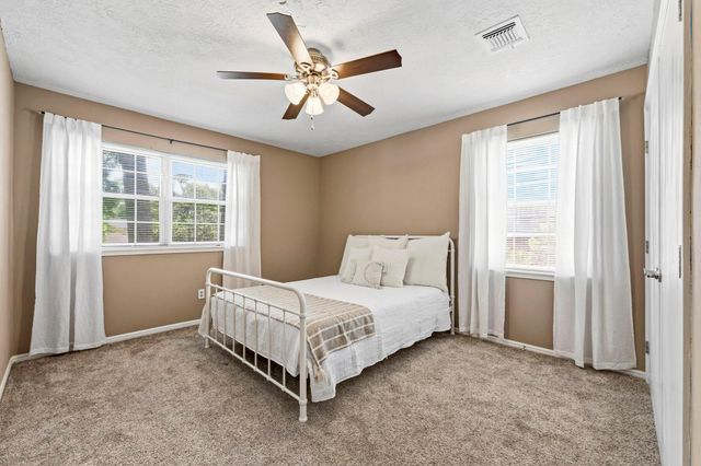 594 Longwood Lane, Conroe, TX 77302