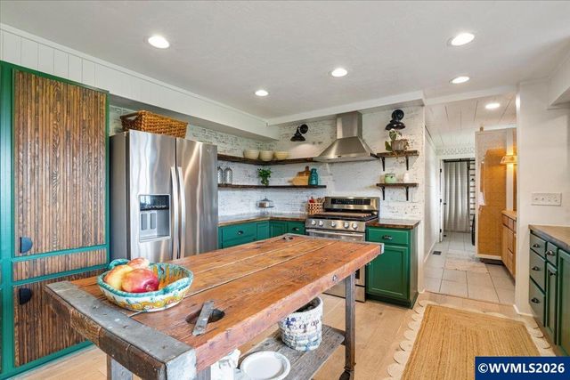 1798 Ammon St NW, Salem, OR 97304