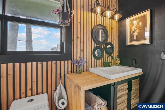 1798 Ammon St NW, Salem, OR 97304