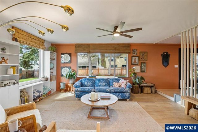 1798 Ammon St NW, Salem, OR 97304