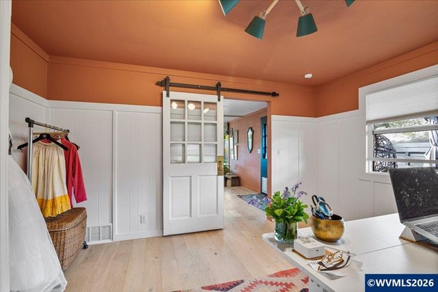 1798 Ammon St NW, Salem, OR 97304