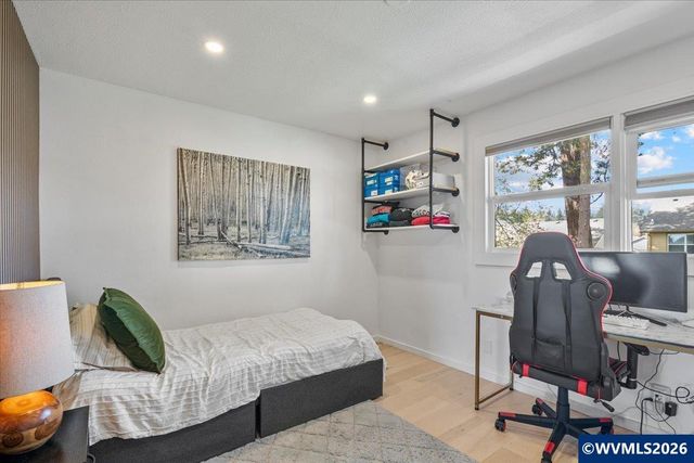 1798 Ammon St NW, Salem, OR 97304