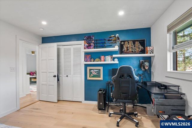 1798 Ammon St NW, Salem, OR 97304