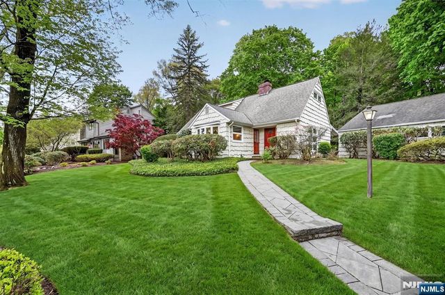63 Alcott Road, Mahwah, NJ 07430