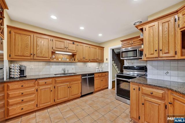 63 Alcott Road, Mahwah, NJ 07430