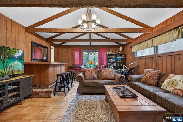 63 Alcott Road, Mahwah, NJ 07430