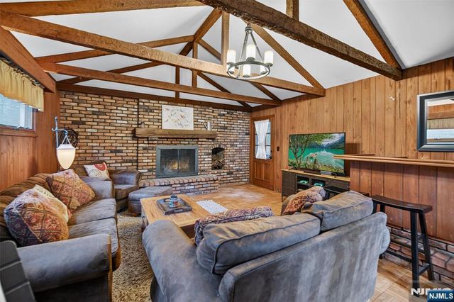 63 Alcott Road, Mahwah, NJ 07430