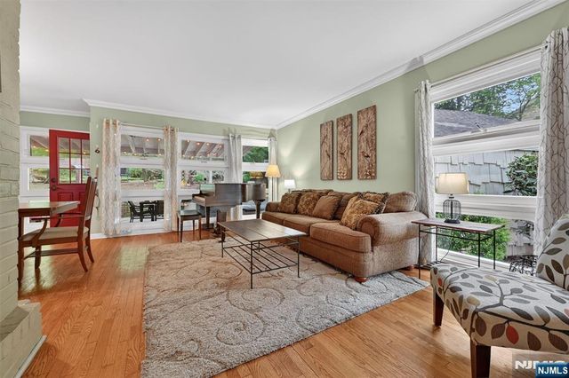 63 Alcott Road, Mahwah, NJ 07430