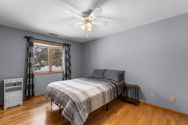 806 Woodland Lane, New Richmond, WI 54017