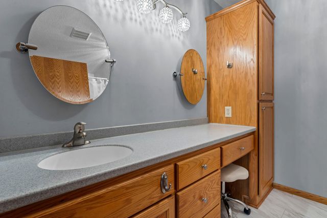 806 Woodland Lane, New Richmond, WI 54017