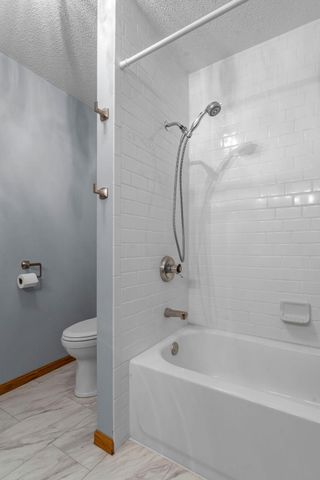 806 Woodland Lane, New Richmond, WI 54017