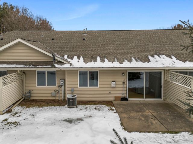 806 Woodland Lane, New Richmond, WI 54017