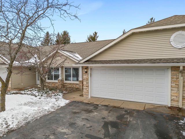 806 Woodland Lane, New Richmond, WI 54017