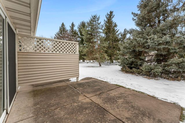 806 Woodland Lane, New Richmond, WI 54017