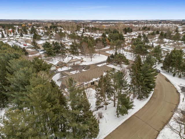 806 Woodland Lane, New Richmond, WI 54017