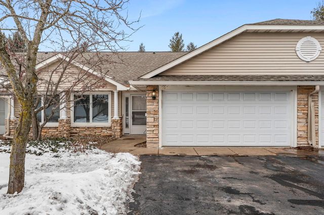 806 Woodland Lane, New Richmond, WI 54017