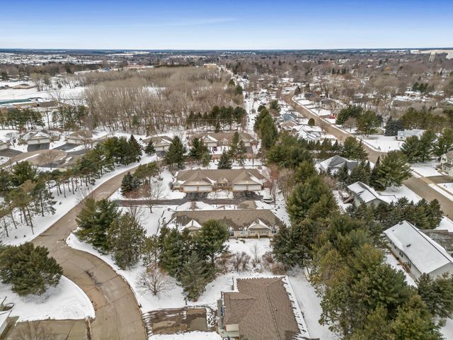 806 Woodland Lane, New Richmond, WI 54017