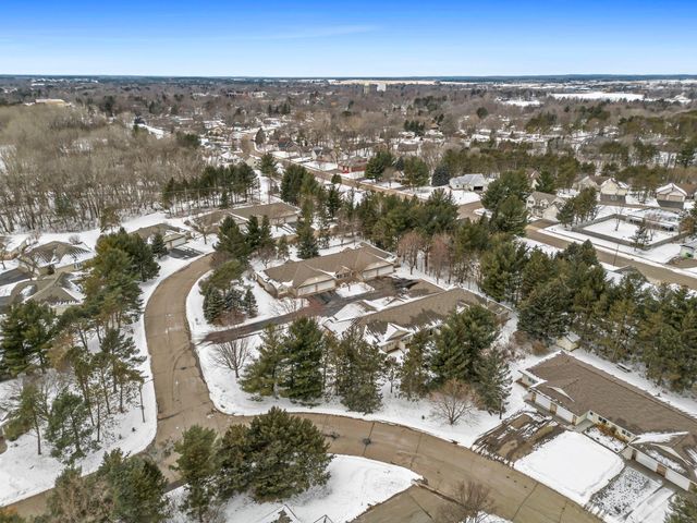 806 Woodland Lane, New Richmond, WI 54017