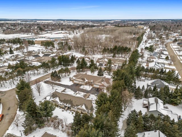 806 Woodland Lane, New Richmond, WI 54017