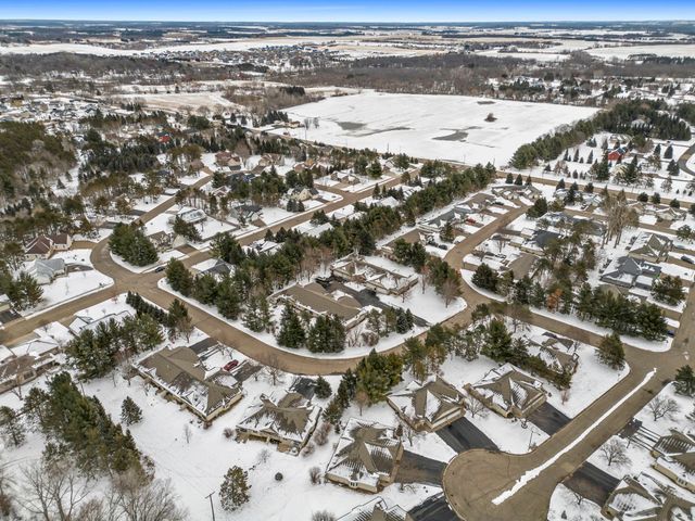 806 Woodland Lane, New Richmond, WI 54017