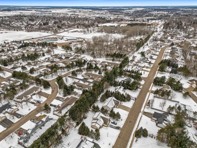 806 Woodland Lane, New Richmond, WI 54017