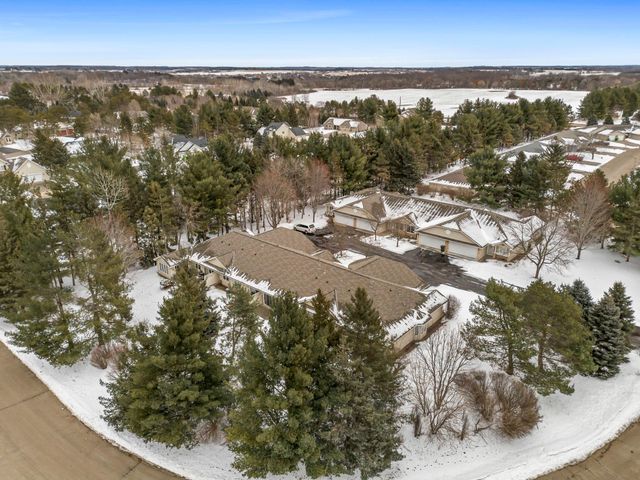 806 Woodland Lane, New Richmond, WI 54017
