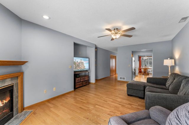 806 Woodland Lane, New Richmond, WI 54017