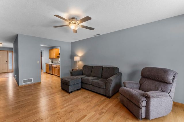 806 Woodland Lane, New Richmond, WI 54017