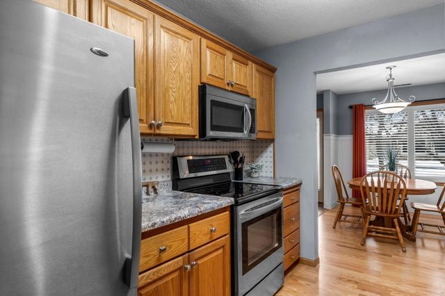 806 Woodland Lane, New Richmond, WI 54017