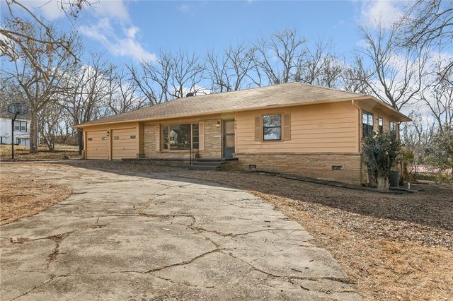 624 E South, Harrison, AR 72601