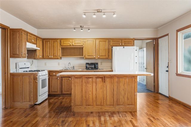 624 E South, Harrison, AR 72601