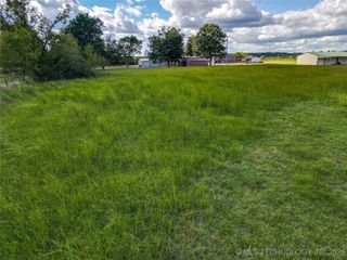 Emberton Street, Hartshorne, OK 74547