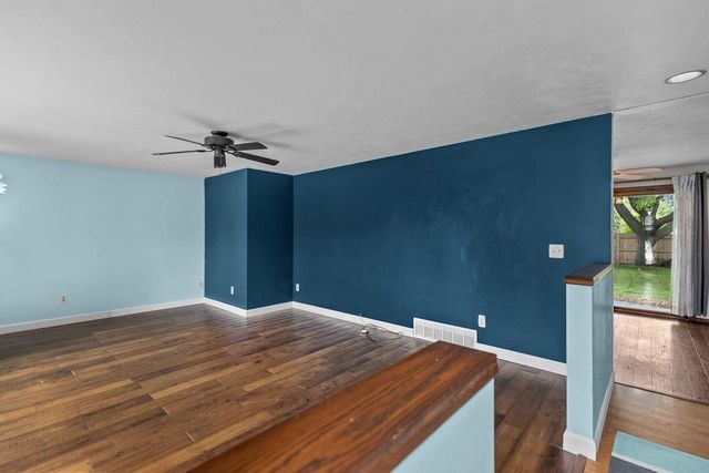 732 MANCHESTER ROAD, Neenah, WI 54956