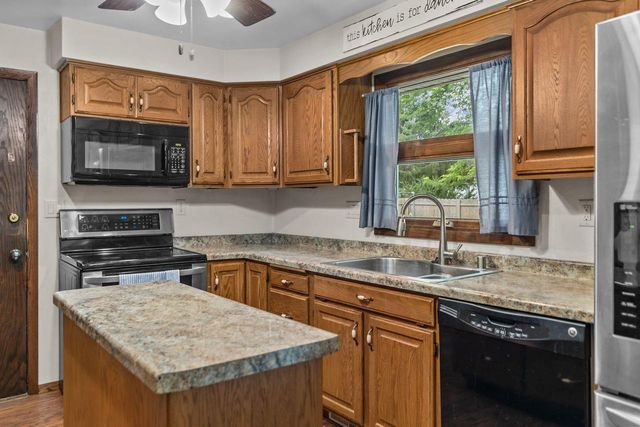 732 MANCHESTER ROAD, Neenah, WI 54956