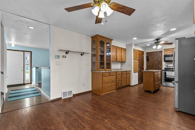 732 MANCHESTER ROAD, Neenah, WI 54956