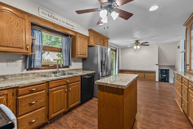 732 MANCHESTER ROAD, Neenah, WI 54956