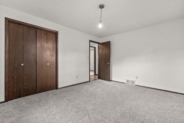 732 MANCHESTER ROAD, Neenah, WI 54956
