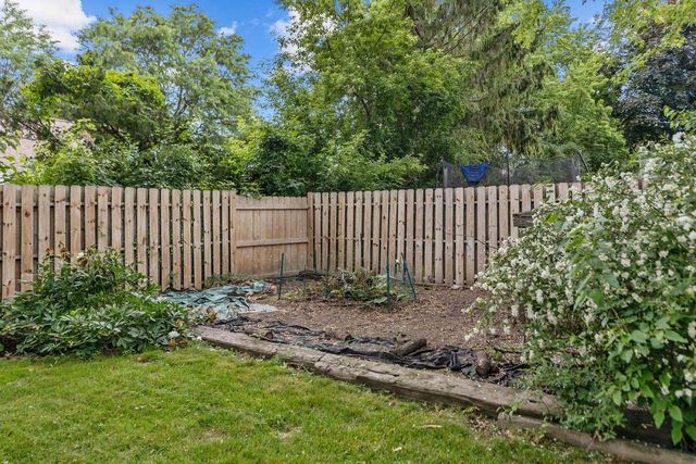 732 MANCHESTER ROAD, Neenah, WI 54956