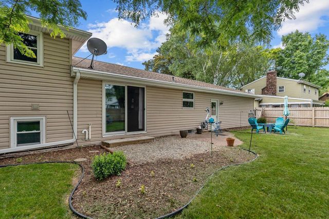 732 MANCHESTER ROAD, Neenah, WI 54956