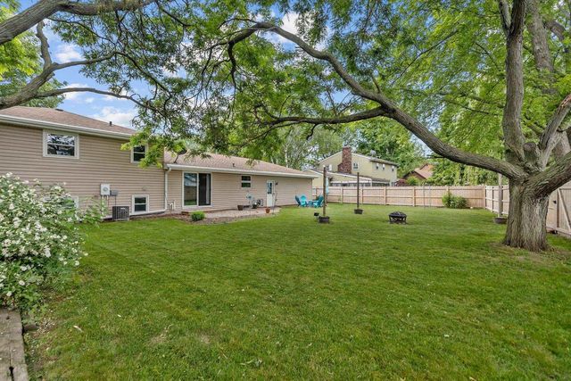 732 MANCHESTER ROAD, Neenah, WI 54956