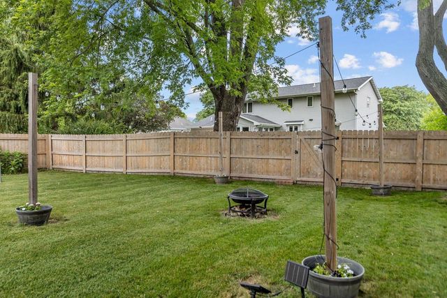 732 MANCHESTER ROAD, Neenah, WI 54956