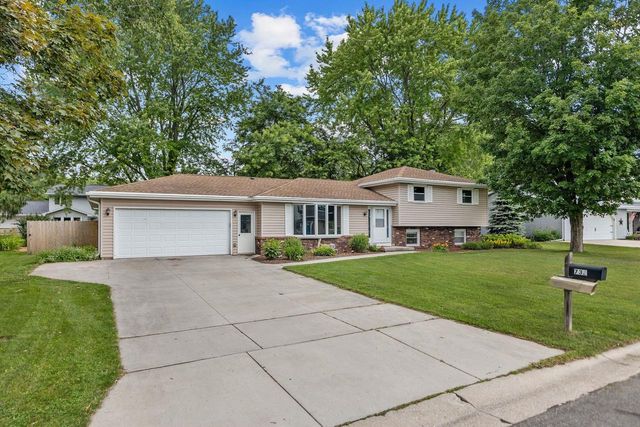 732 MANCHESTER ROAD, Neenah, WI 54956
