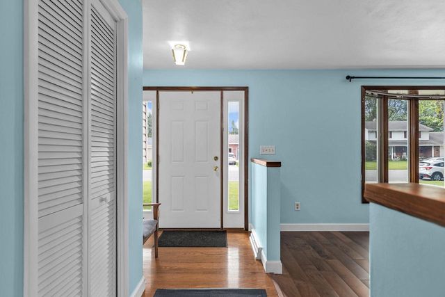 732 MANCHESTER ROAD, Neenah, WI 54956