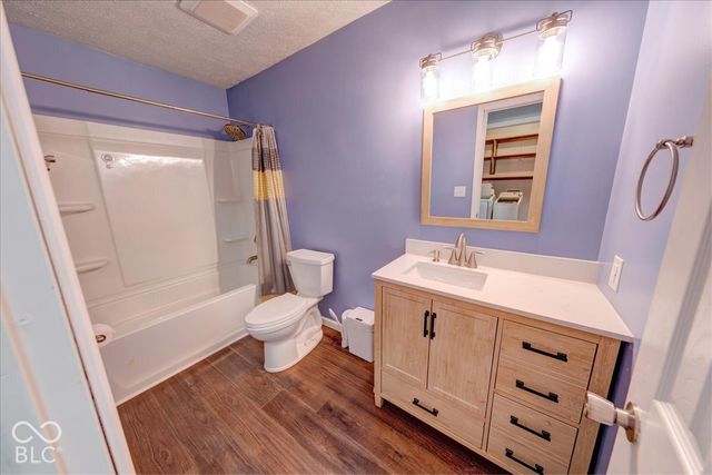 7950 Ridgegate West Drive, Indianapolis, IN 46268