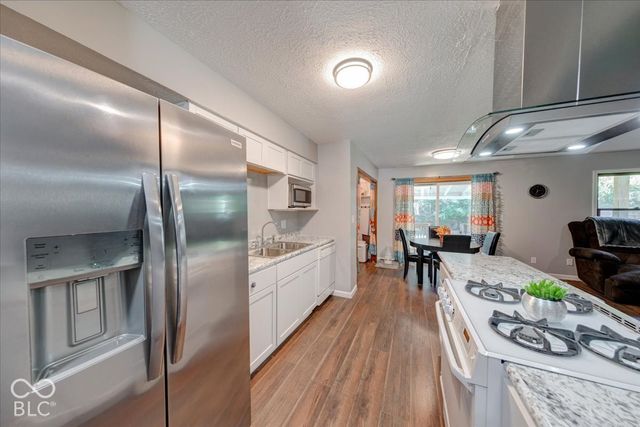 7950 Ridgegate West Drive, Indianapolis, IN 46268