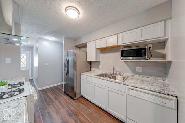 7950 Ridgegate West Drive, Indianapolis, IN 46268